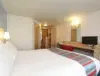 Travelodge - Bedroom 8