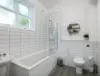 Roscoe Coachhouse - Bathroom